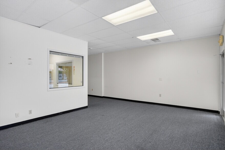 More Photos Of 126 N Main St, Warrenton Medical For Lease
