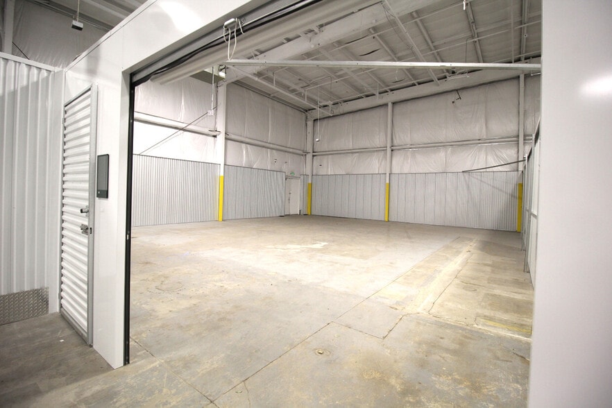 More Photos Of 1133 Polk Ave, Nashville Light Distribution For Sale