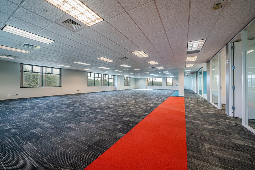 More Photos Of 11125 W Equity Dr N, Houston Office For Lease