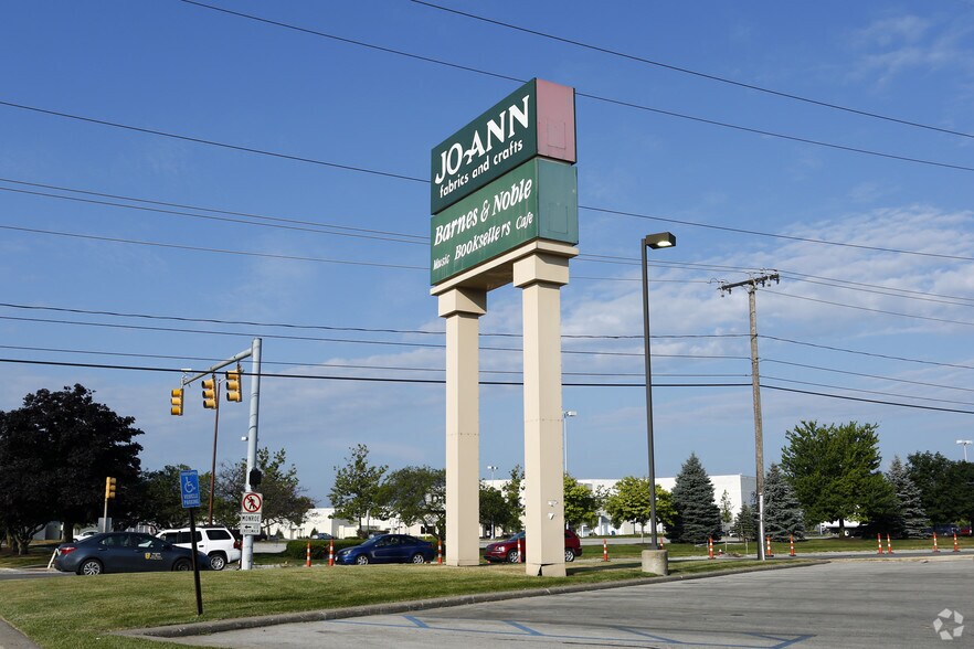 More Photos Of 4948 Monroe St, Toledo Freestanding For Lease