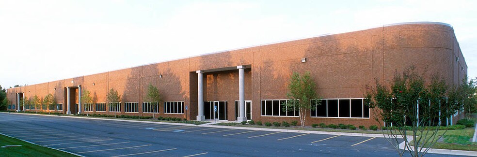 More Photos Of 1850 Beaver Ridge Cir, Norcross Distribution For Lease