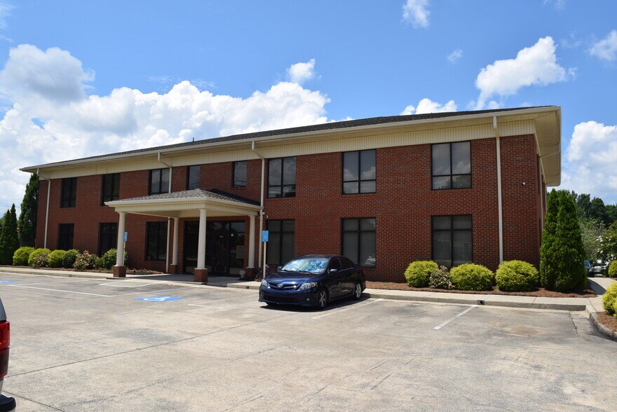 More Photos Of 8385 Cherokee Blvd, Douglasville Medical For Sale