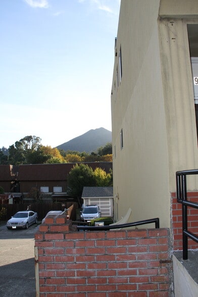 More Photos Of 935 Sir Francis Drake Blvd, Greenbrae Storefront Retail Office For Lease