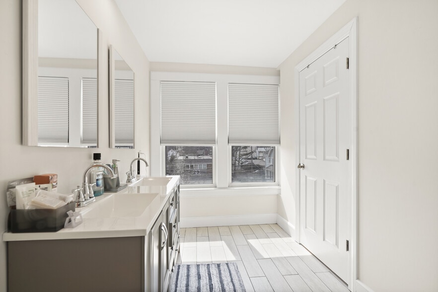 More Photos Of 24 Hoyt St, Stamford Apartments For Sale