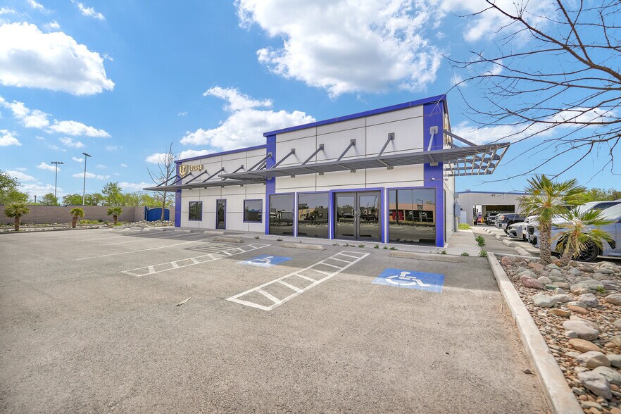 More Photos Of 2903 Wall St, Midland Office For Lease