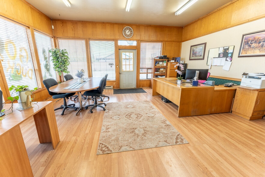 More Photos Of 30046 Federal Ln, Eugene Warehouse For Sale