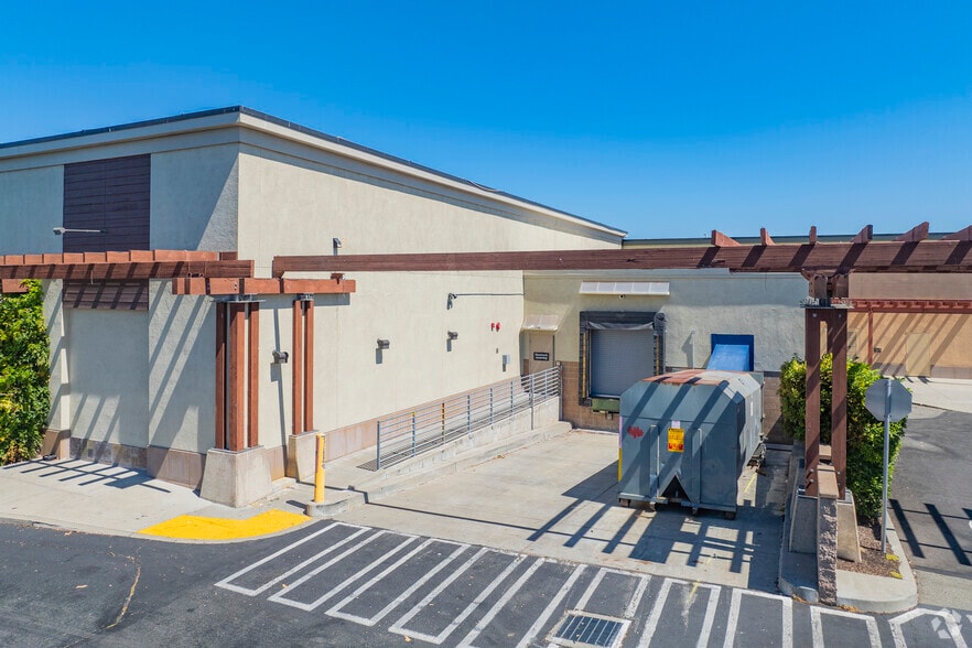 More Photos Of 523-2367 S Shore Ctr W, Alameda Unknown For Lease