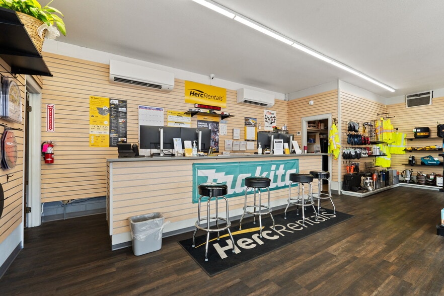 More Photos Of 400 N Circle Dr, Colorado Springs Storefront For Sale
