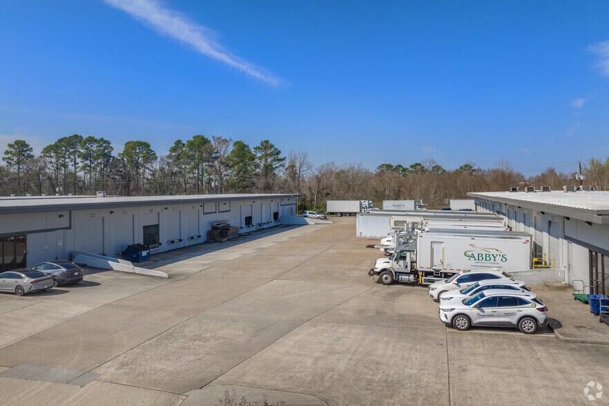 More Photos Of 15925 Morales Rd, Houston Unknown For Lease