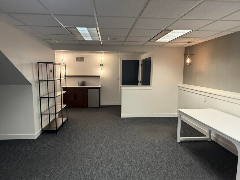 More Photos Of 9421 Joliet St, Saint John Medical For Lease