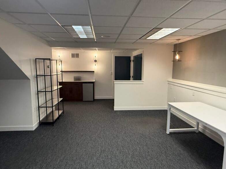 More Photos Of 9421 Joliet St, Saint John Medical For Sale