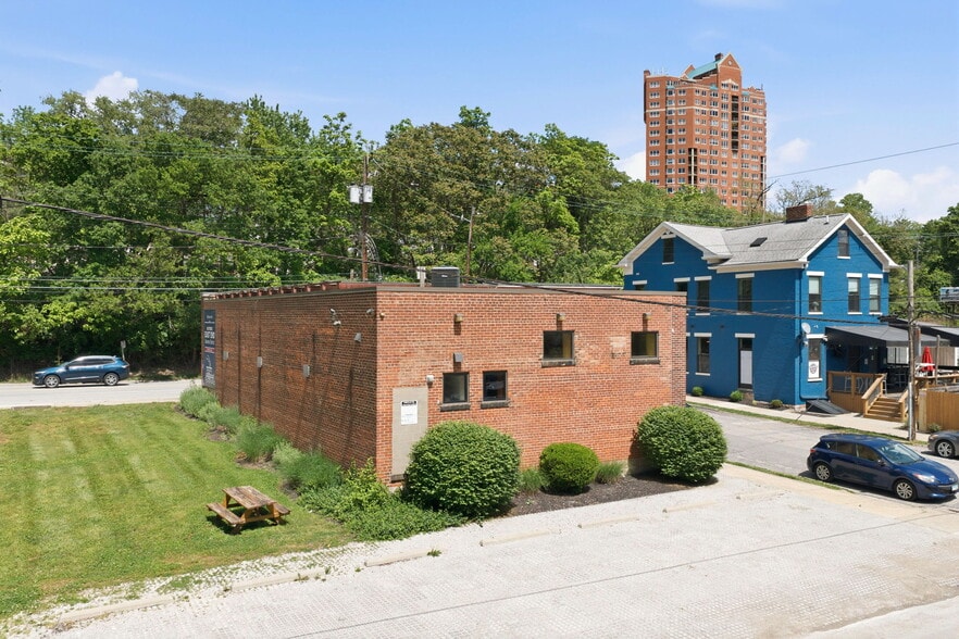 More Photos Of 3251 Riverside Dr, Cincinnati Loft Creative Space For Lease