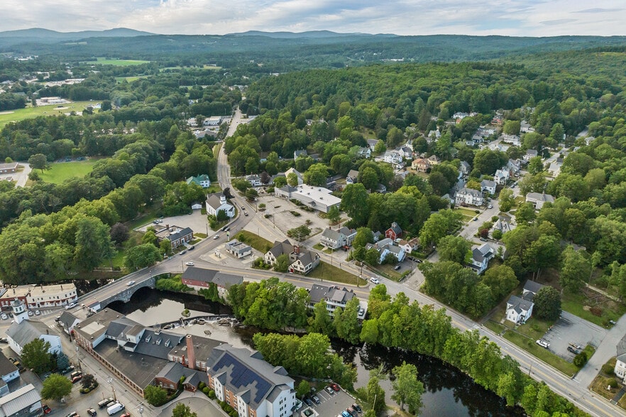 More Photos Of 15 Mont Vernon St, Milford Freestanding For Sale