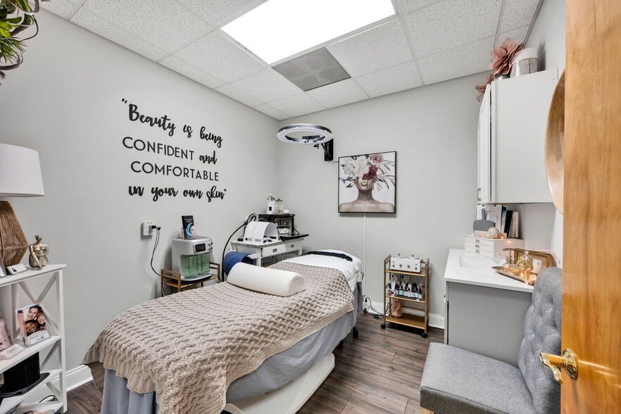 More Photos Of 20808 N Main St, Cornelius Medical For Sale