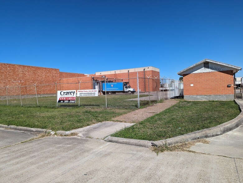 More Photos Of 230 Maddox, Aransas Pass Industrial For Lease