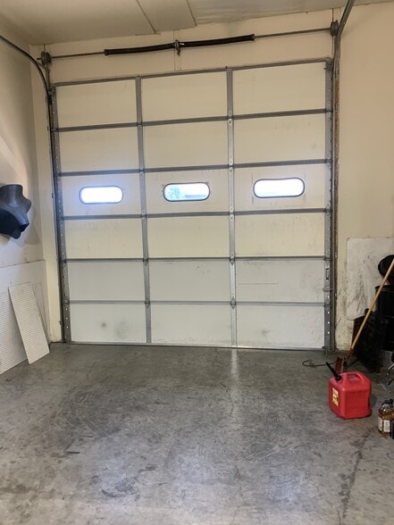 More Photos Of 2442 SE 1st St, Redmond Industrial For Lease