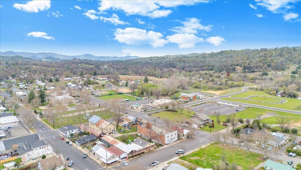 More Photos Of 18387 Chestnut Ave, Tuolumne Restaurant For Sale