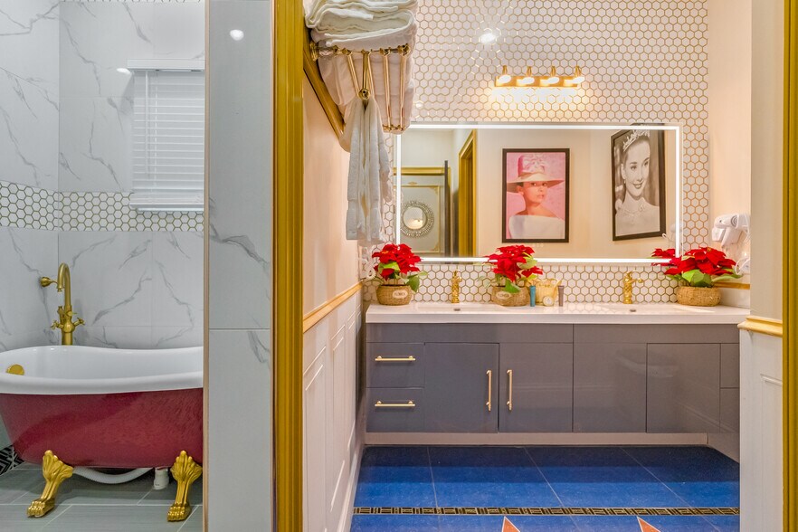 More Photos Of 1021 Fantasy Dr, Davenport Specialty For Sale