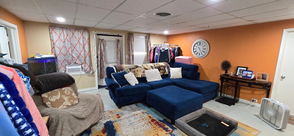 More Photos Of 405 Rhode Island St, Buffalo Light Distribution For Sale