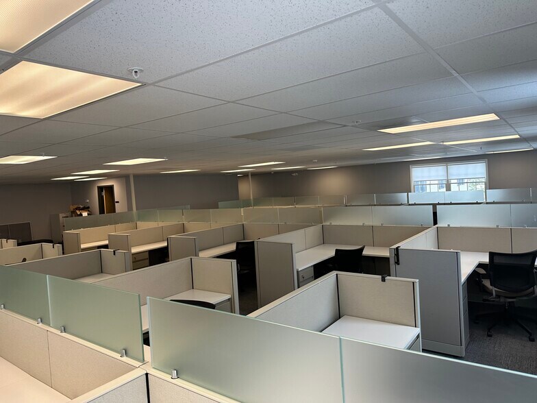More Photos Of 375 Bay Rd, Queensbury Medical For Lease