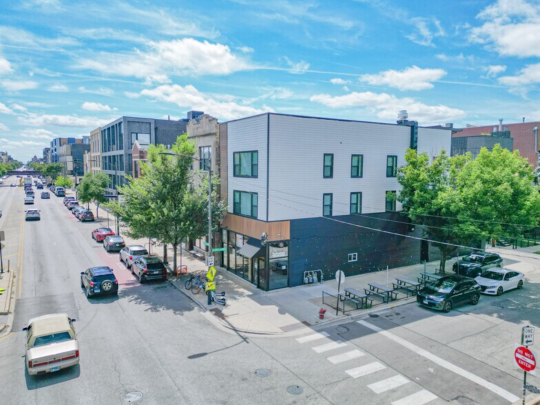 More Photos Of 1858 N Western Ave, Chicago Storefront Retail Residential For Lease