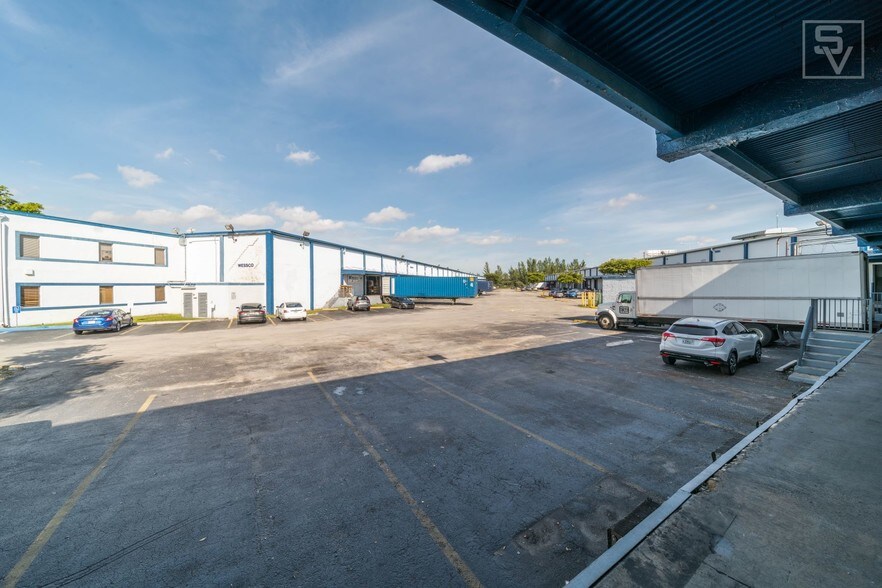More Photos Of 6950-7190 NW 12th St, Miami Warehouse For Lease