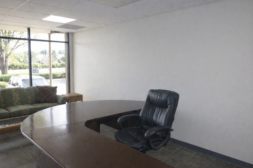 More Photos Of 1311-1339 Lawrence Dr, Newbury Park Warehouse For Lease