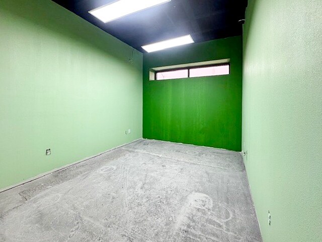 More Photos Of 201 E Illinois Ave, Midland Office For Sale