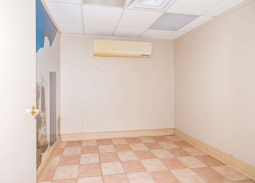 More Photos Of 500 N Pike Rd, Sarver Office Residential For Sale