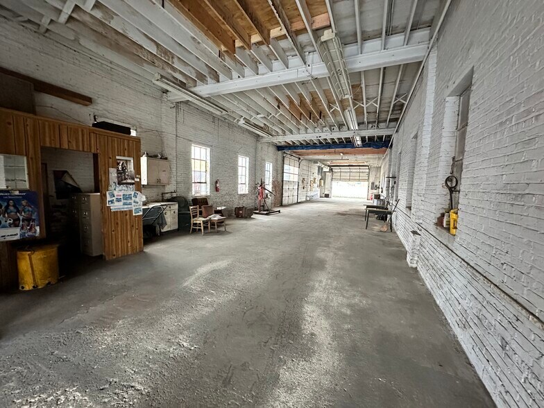 More Photos Of 1744 Indianapolis Blvd, Whiting Manufacturing For Lease