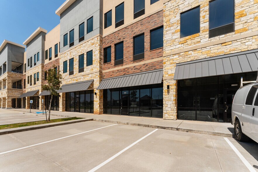 More Photos Of 4899 Highway 6, Missouri City Restaurant For Sale