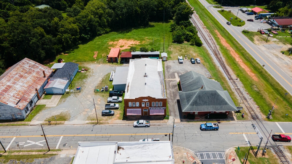 More Photos Of 36 Church St N, Jeffersonville Light Manufacturing For Sale