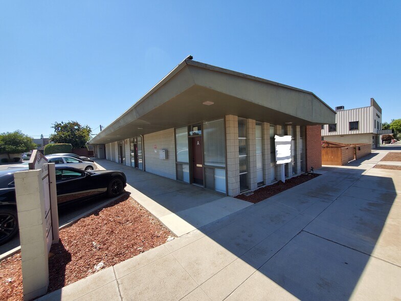 Primary Photo Of 145 N N St, Tulare Office For Sale