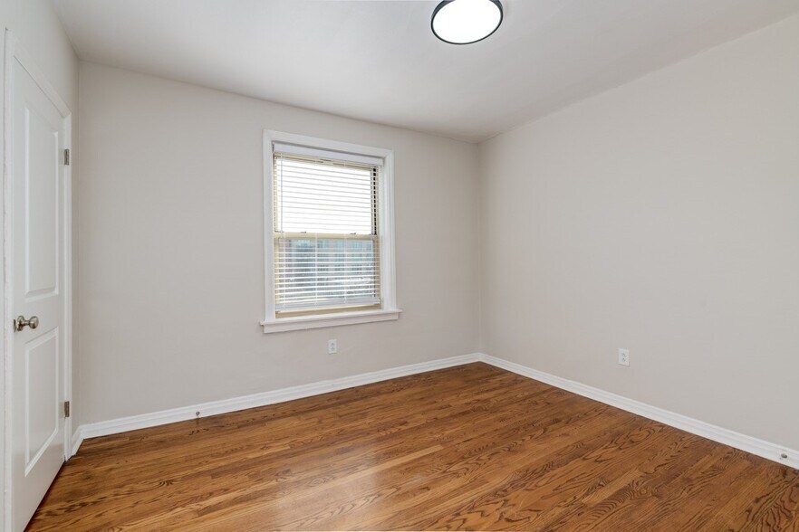 More Photos Of 1014-38 Oakview Pl, Saint Louis Apartments For Sale