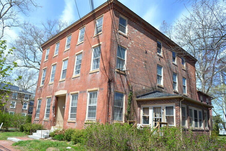 More Photos Of 82 W Broadway, Salem Apartments For Sale