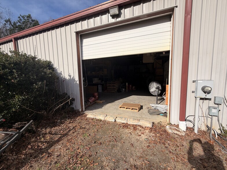 More Photos Of 514 Concord Industrial Dr, Seneca Flex For Sale