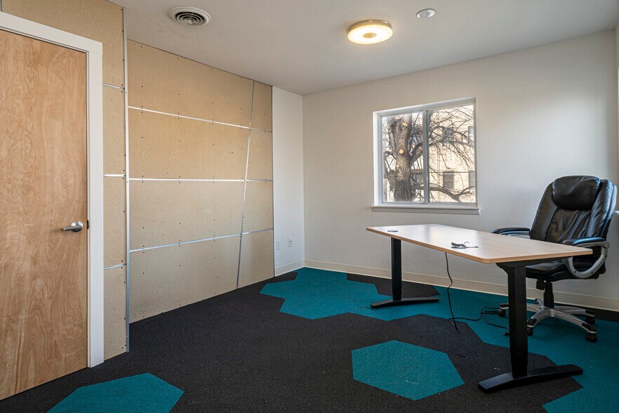 More Photos Of 1720 15th St, Boulder Storefront Retail Office For Sale