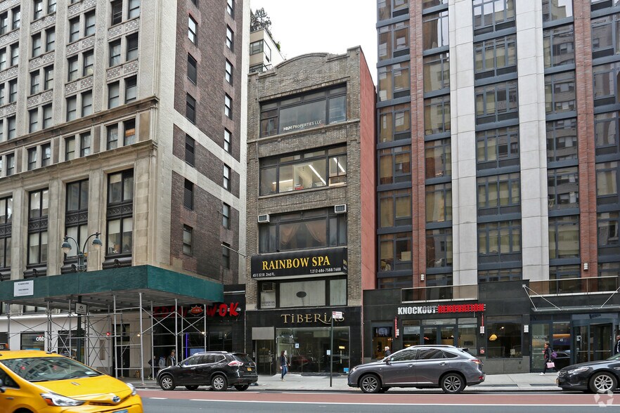 More Photos Of 45 E 34th St, New York Storefront Retail Office For Lease