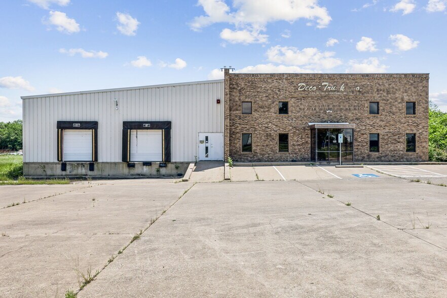 More Photos Of 351 Interstate Highway 30, Greenville Warehouse For Sale