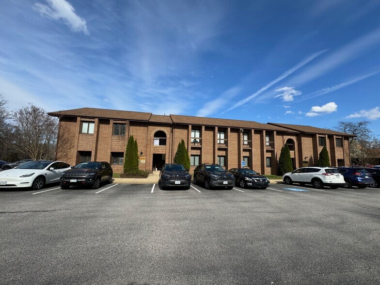 More Photos Of 5205-A Lyngate Court @ Braddock and Rolling Road, Burke Office For Sale