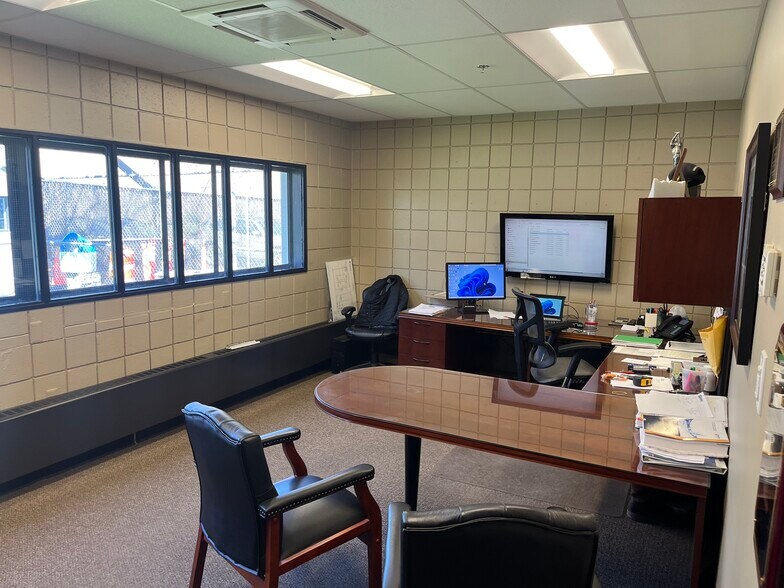 More Photos Of 200 Rochester Rd, Pittsburgh Service For Lease