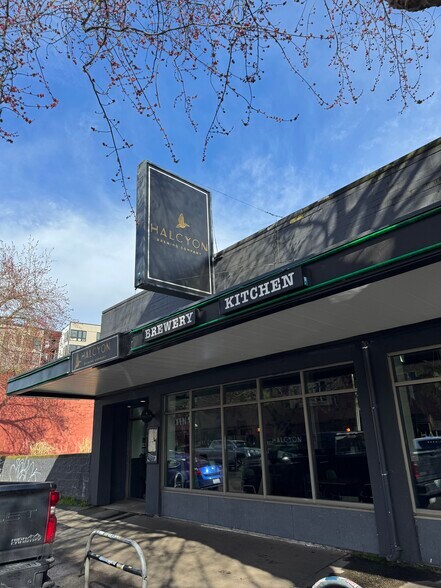 More Photos Of 8560 Greenwood Ave N, Seattle Storefront For Sale