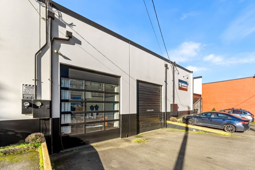 More Photos Of 2237-2249 NW Raleigh St, Portland Warehouse For Sale
