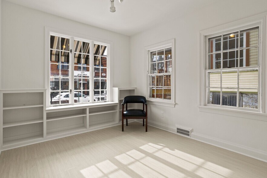 More Photos Of 206 Park Ave, Rochester Office Residential For Lease