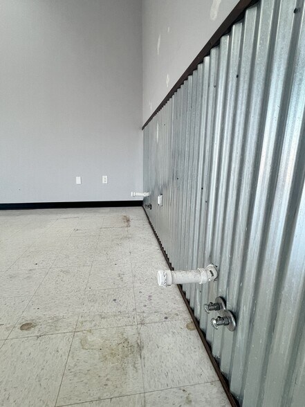 More Photos Of 122 Indian Springs Dr, Sandwich General Retail For Lease