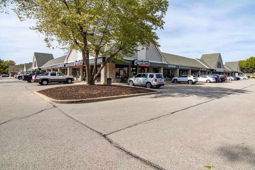More Photos Of 11800-11922 W 119th St, Overland Park Unknown For Lease
