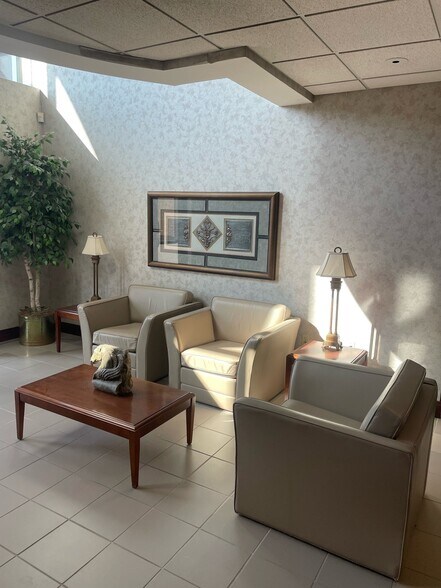 More Photos Of 14601 Hwy 41 N, Evansville Office For Lease