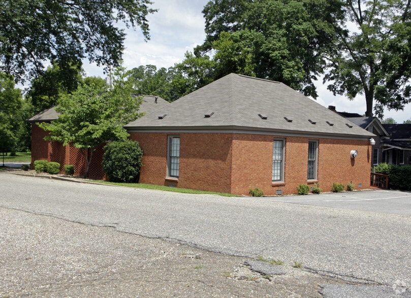 More Photos Of 1019 S Perry St, Montgomery Office For Sale