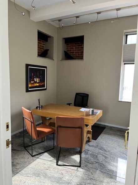 More Photos Of 1601 Arapahoe St, Denver Office For Sale