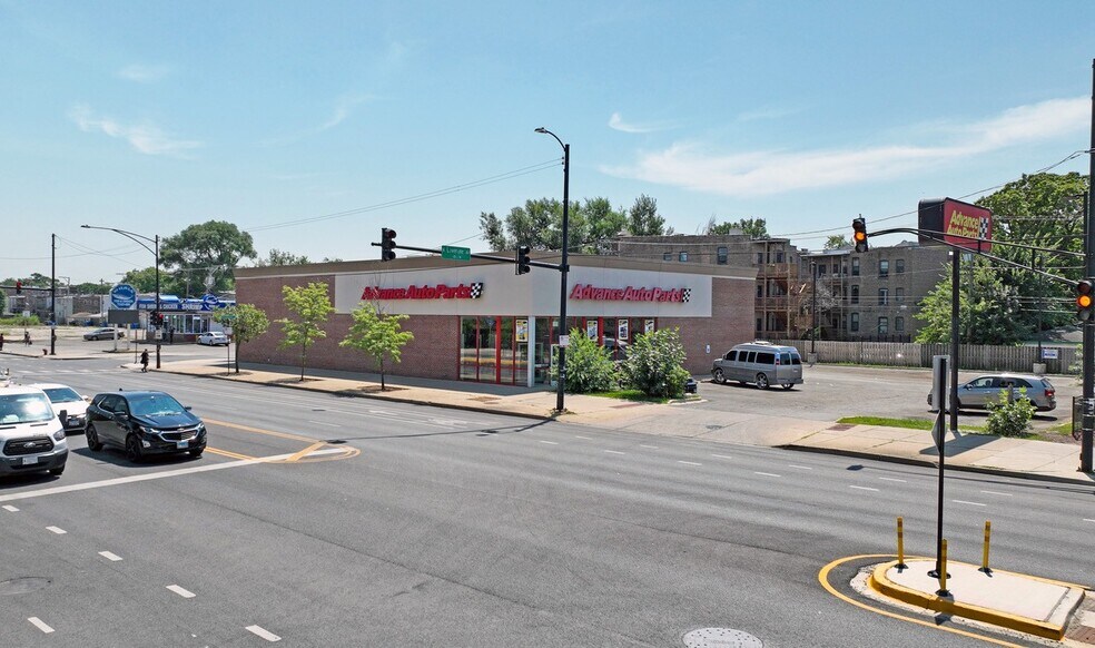 More Photos Of 5001 W Madison St, Chicago Freestanding For Sale